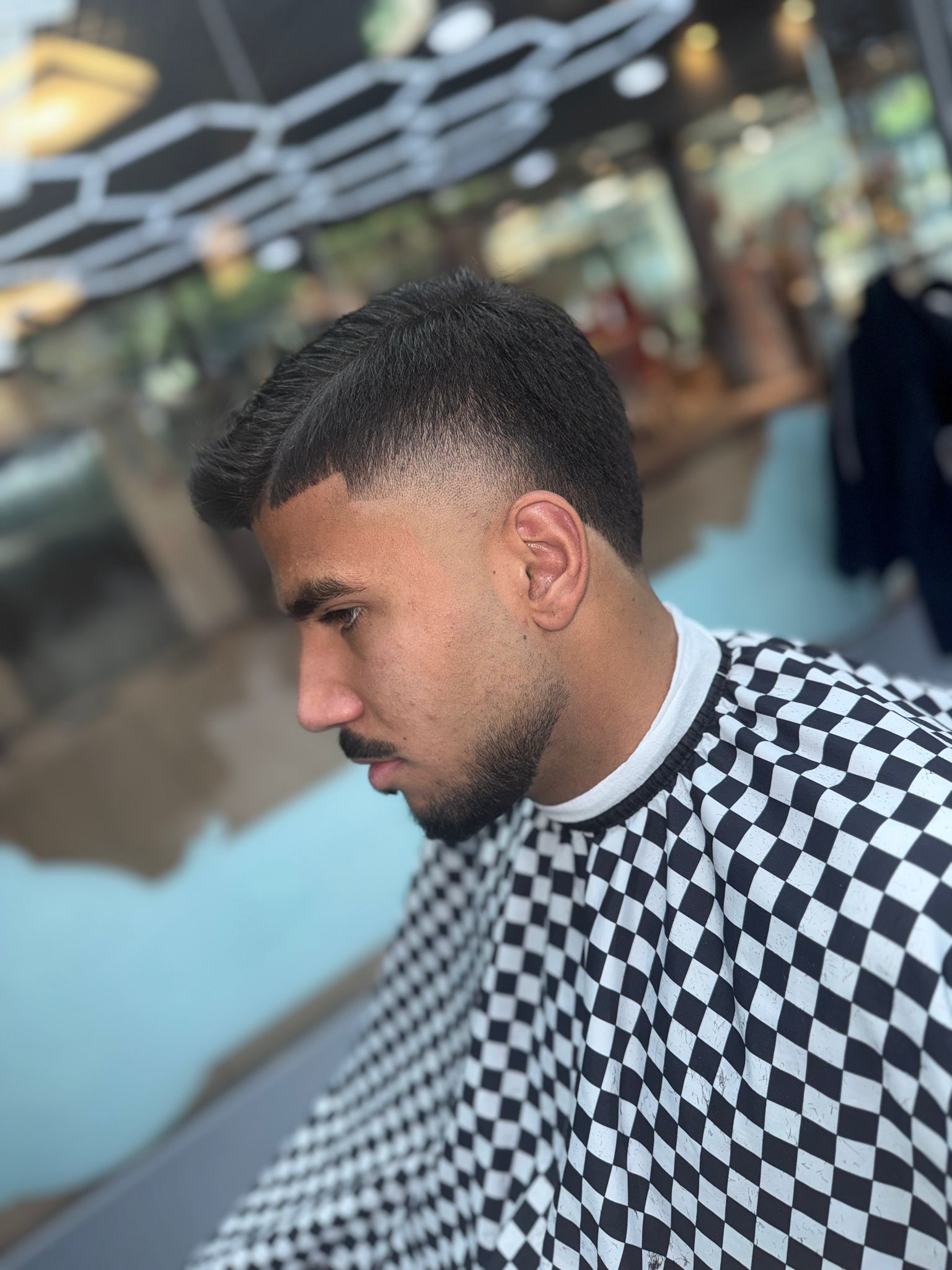 Coupe homme dégradée, réalisation Leli Coiffure